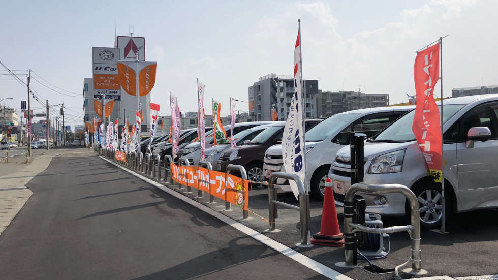 那珂マイカーセンター 展示車2 トヨタカローラ博多