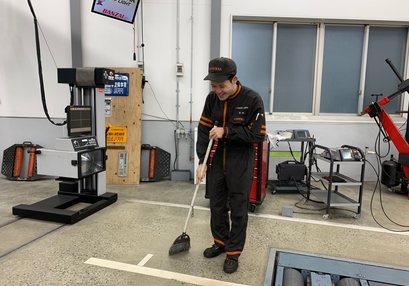 社員の1日(永田)_掃除