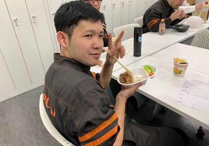 社員の1日(永田)_昼食