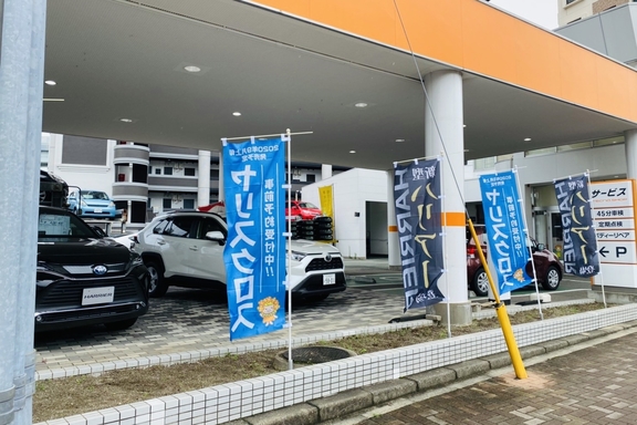 カローラ博多_春の町_外観2