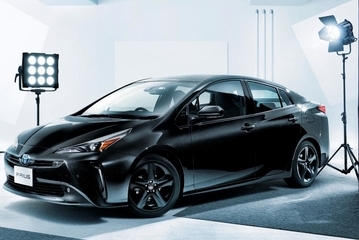 特別仕様車 S“ツーリングセレクション・Black Edition”（2WD）［ベース車両はS（2WD）］