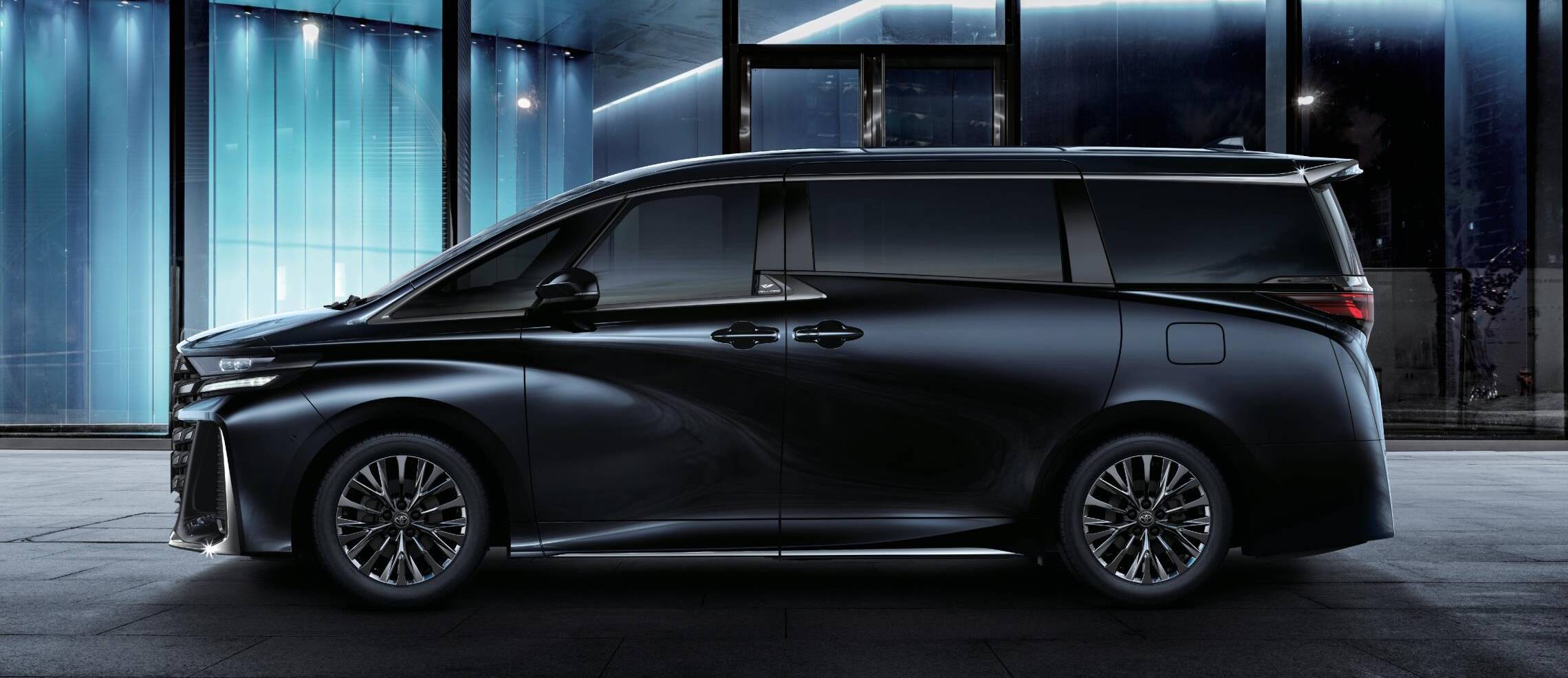 2025】ヴェルファイアの特徴・魅力！グレード・デザイン・装備・機能