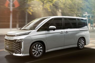 ヴォクシー HYBRID S-Z