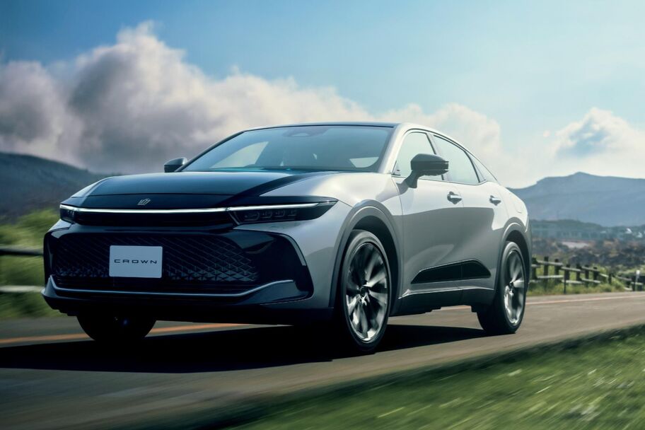 CROSSOVER G“Leather Package”(2.5Lハイブリッド車)