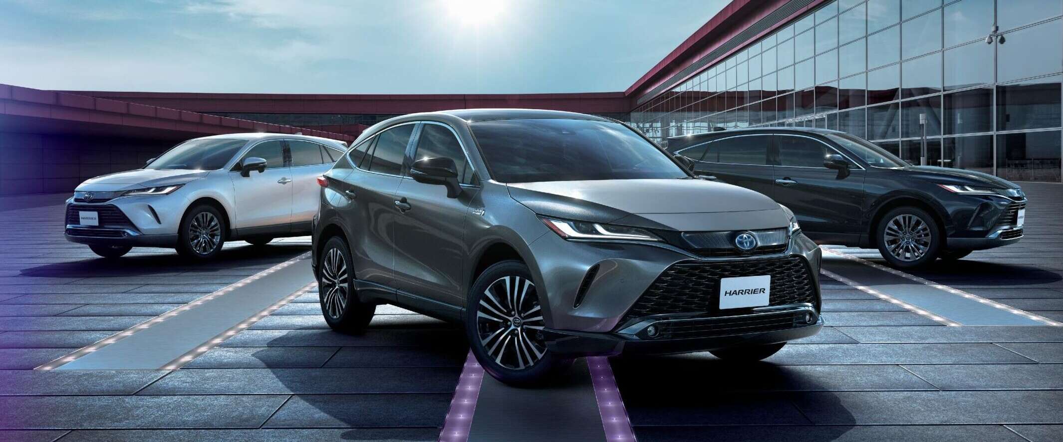 トヨタハリアーのグレード！特徴や装備、価格・サイズ・カラー・燃費を