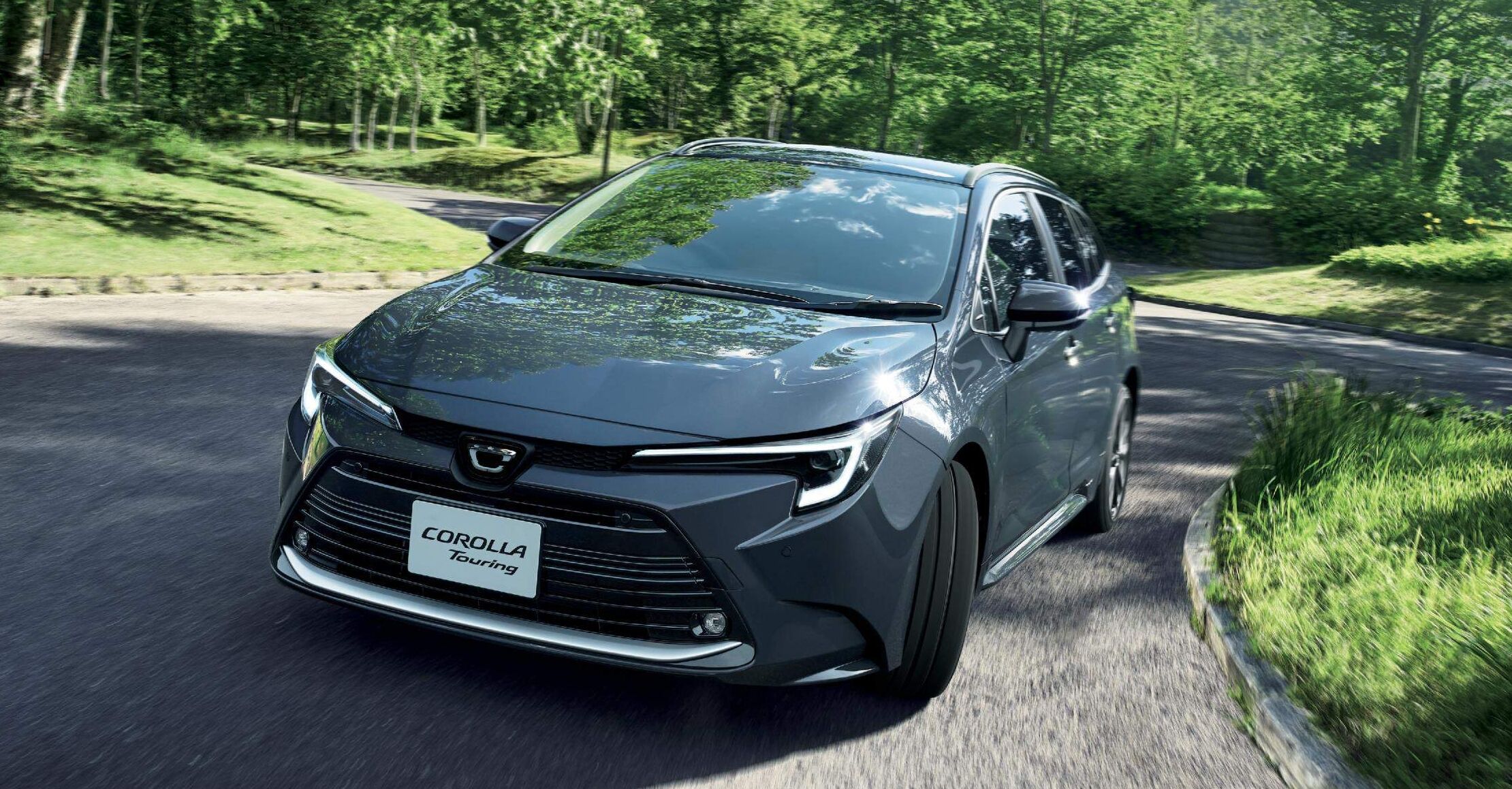 カローラシリーズの燃費は？車種・グレードの違いや安全・走行性能も 