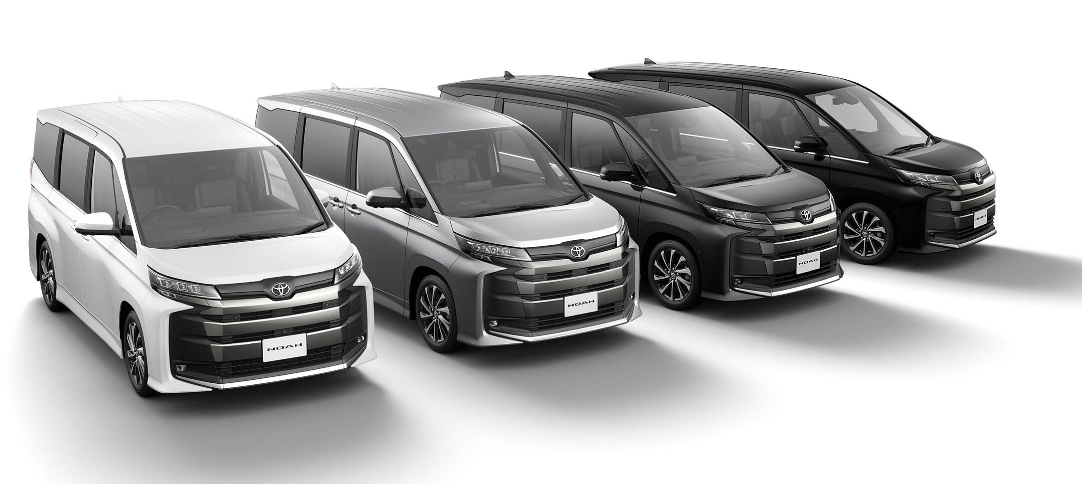 トヨタ「ノア」グレード別の特徴！サイズ・価格・カラー、燃費も解説