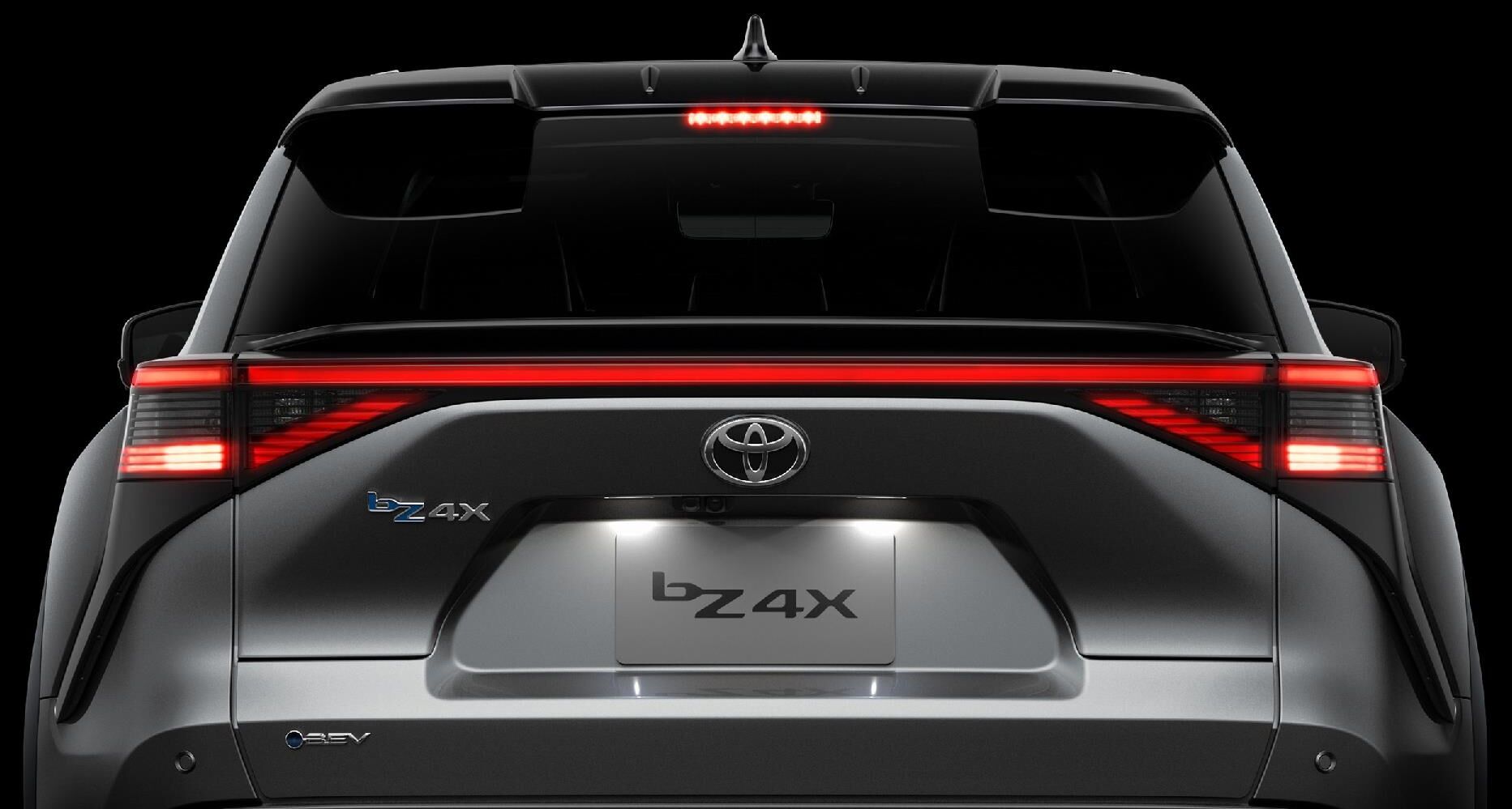 トヨタBEV「bZ4X」のサイズは？性能、電費(燃費)・航続距離も紹介