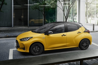 特別仕様車Z“URBANO”（ハイブリッド・2WD）［ベース車両はZ（ハイブリッド・2WD）］