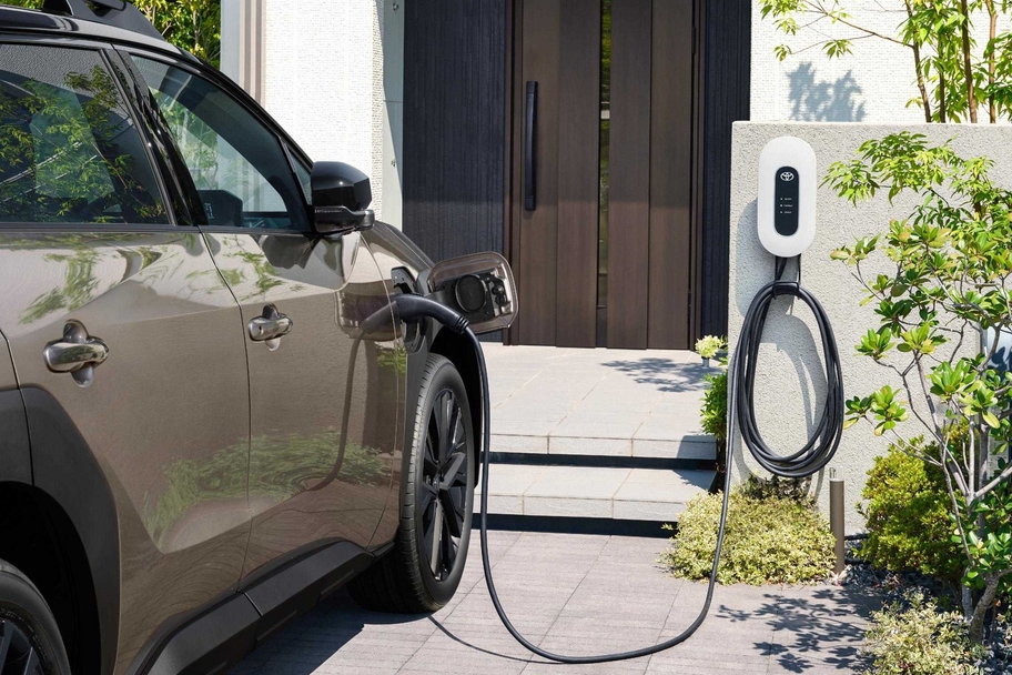 トヨタ6kW充電器　使用イメージ　※使用イメージはZ（4WD）